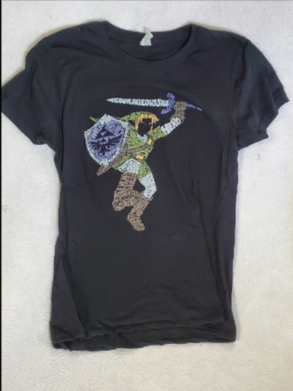 Rock Me: Vintage Link T-shirt Women's size Large EUC Legend of Zelda